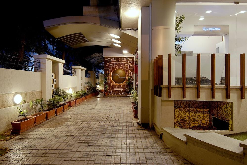 Hotel Planet Residency Bombay Esterno foto