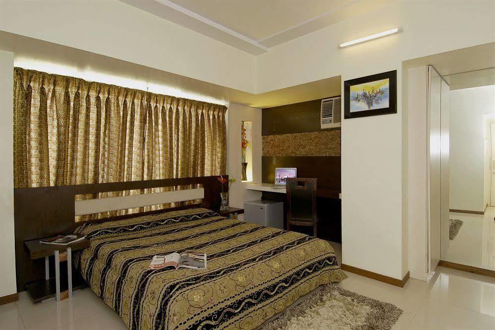 Hotel Planet Residency Bombay Esterno foto